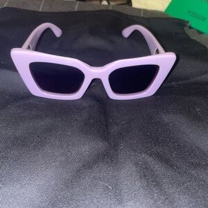 Burberry sunglasses 😎 no case